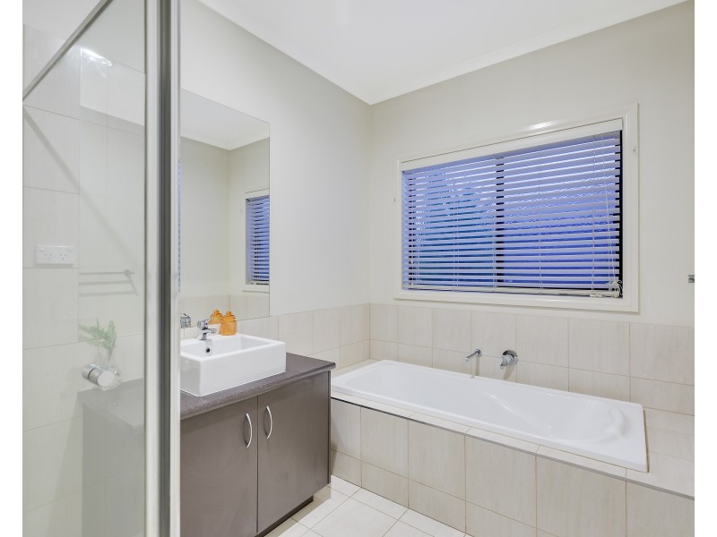 50 Broadleaf Drive, Epping VIC 3076