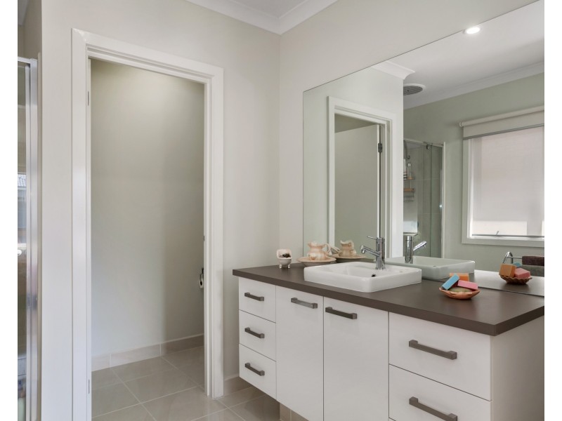 5 Faith Road, Craigieburn VIC 3064