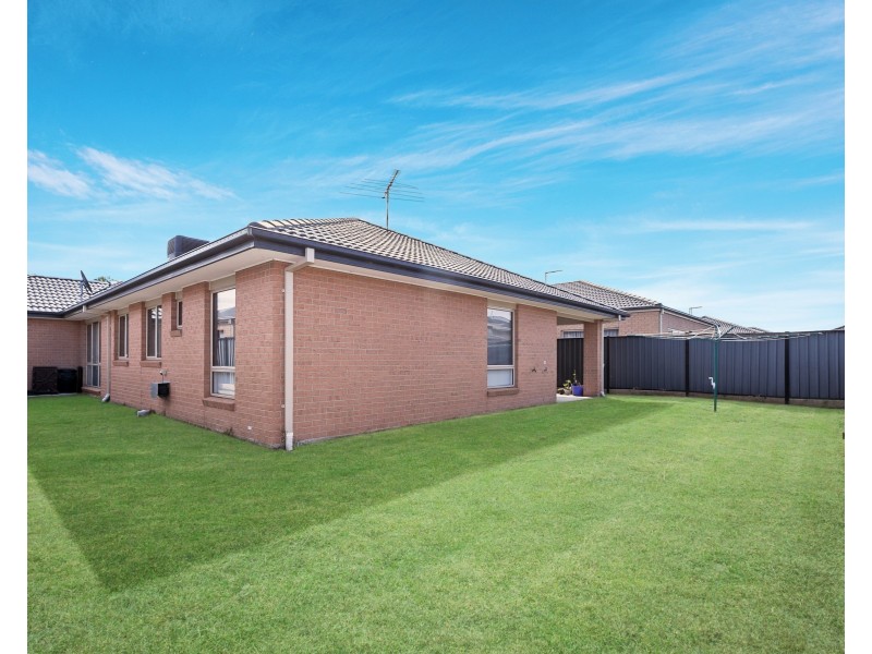 5 Faith Road, Craigieburn VIC 3064