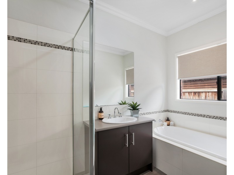 32 Echuca Way, Epping VIC 3076