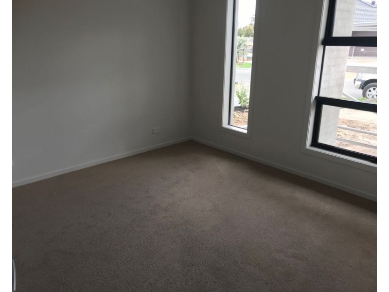 14 Geyser Street, Craigieburn VIC 3064