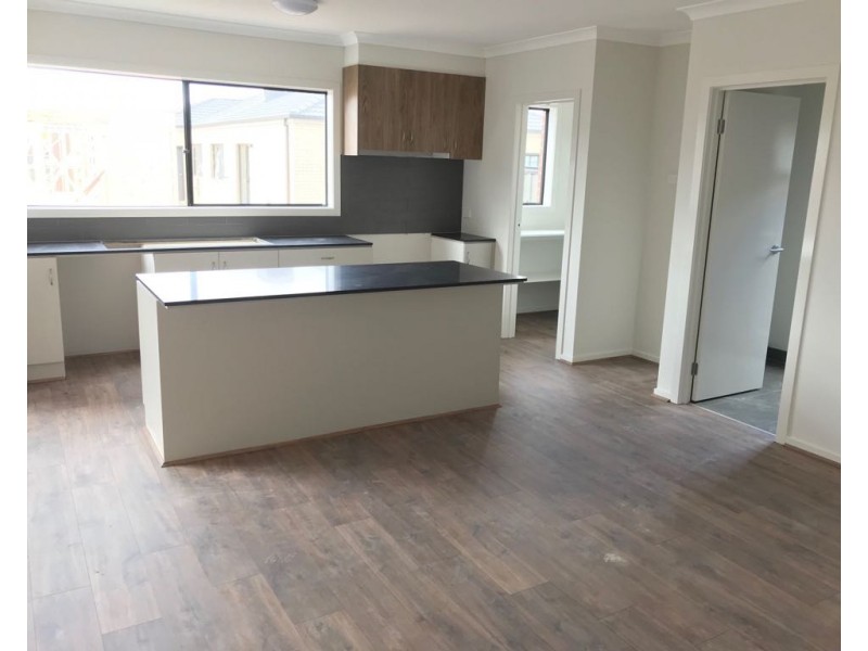 14 Geyser Street, Craigieburn VIC 3064