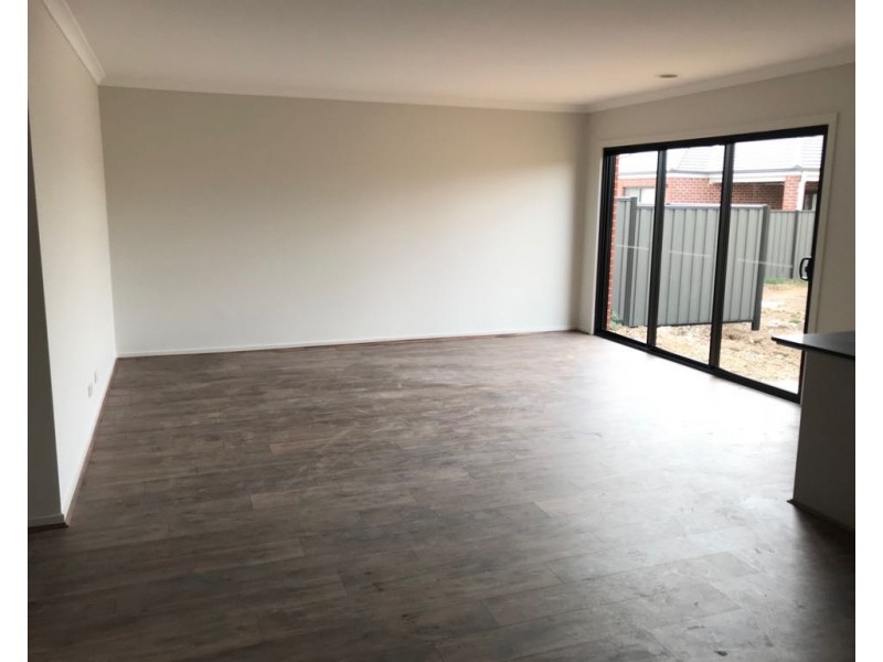 14 Geyser Street, Craigieburn VIC 3064