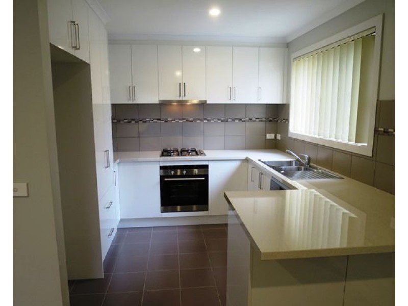 13 Pace Circuit, South Morang VIC 3752