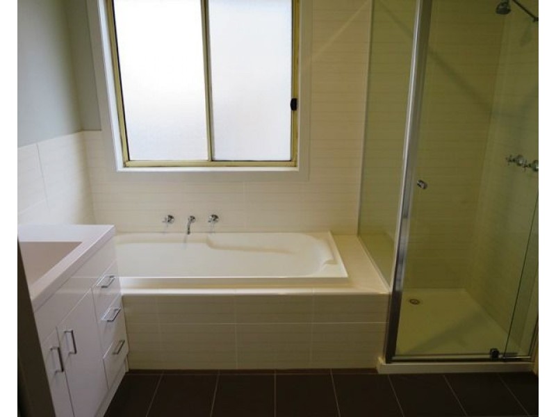 13 Pace Circuit, South Morang VIC 3752