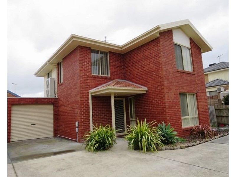 13 Pace Circuit, South Morang VIC 3752