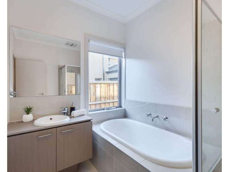 49 Wuchatsch Avenue, Epping VIC 3076