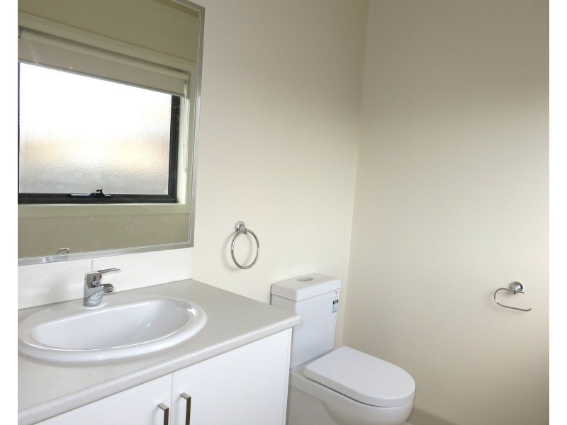 3/8 Prince Andrew Avenue, Lalor VIC 3075