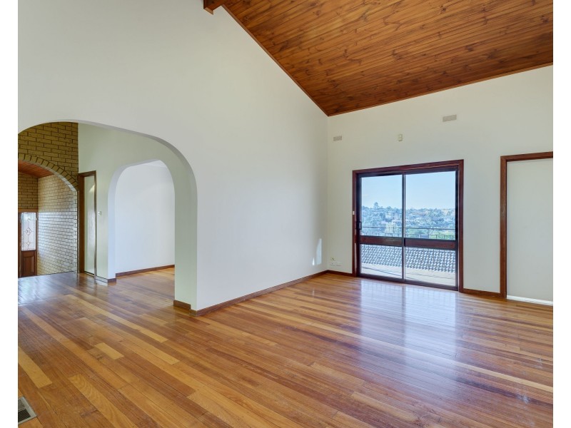 28 Clarke Drive, Gladstone Park VIC 3043