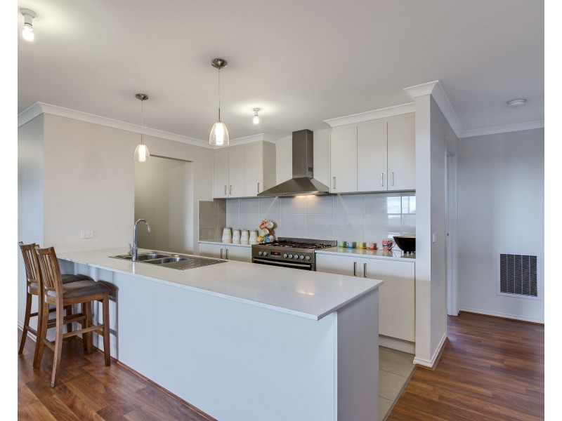 4 Mombassa Drive, Wollert VIC 3750