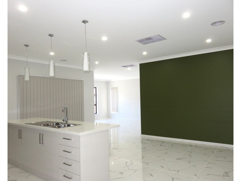 240 Harvest Home Road, Epping VIC 3076