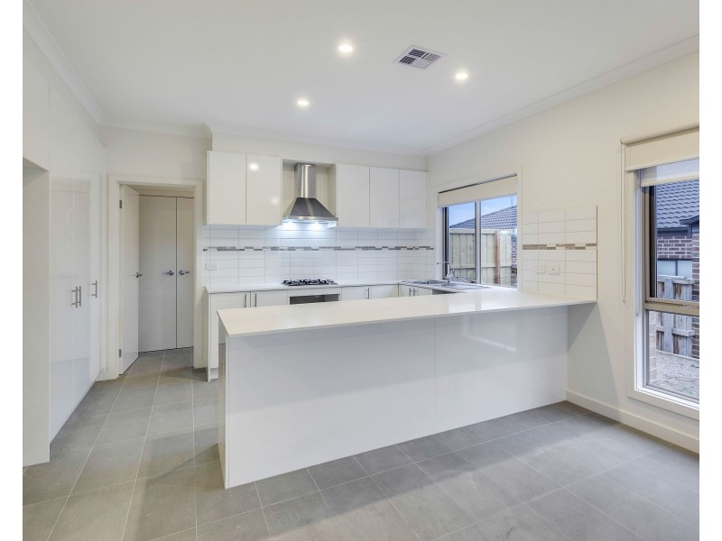 2 Erin Way, Doreen VIC 3754