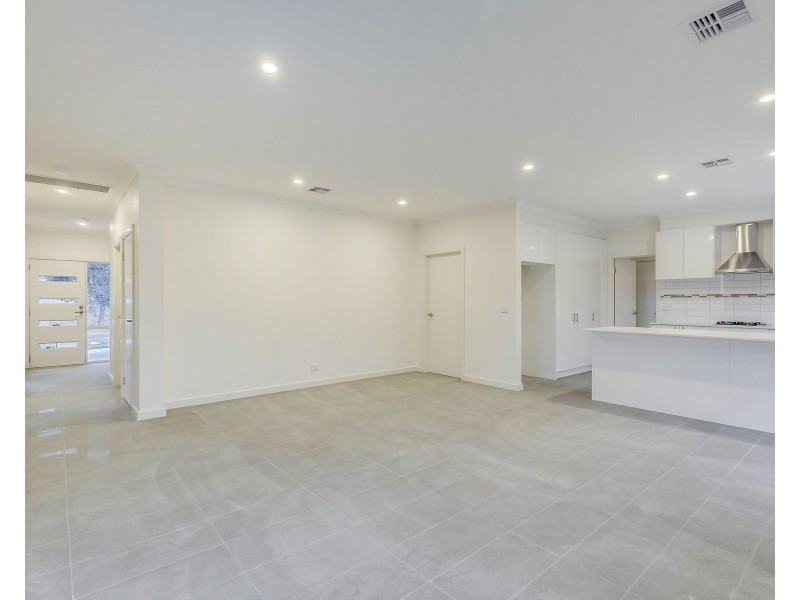 2 Erin Way, Doreen VIC 3754