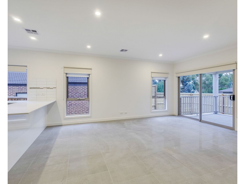 2 Erin Way, Doreen VIC 3754