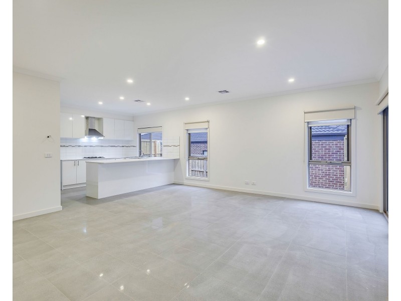 2 Erin Way, Doreen VIC 3754