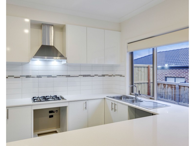 2 Erin Way, Doreen VIC 3754