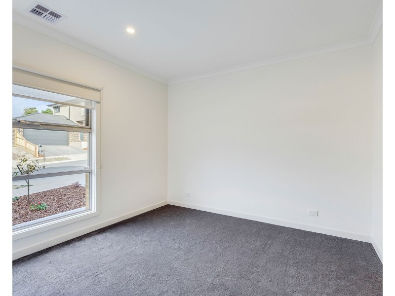 2 Erin Way, Doreen VIC 3754