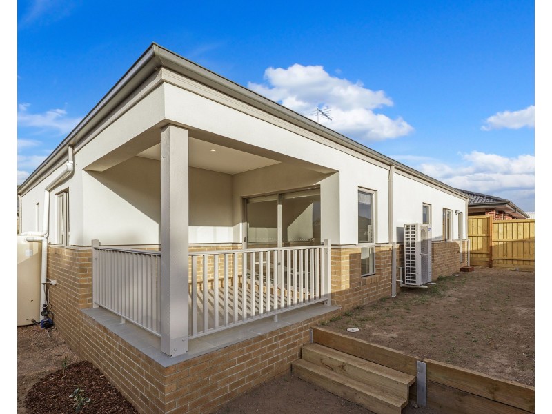 2 Erin Way, Doreen VIC 3754