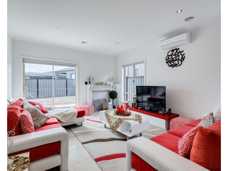 50 Moor Park Drive, Craigieburn VIC 3064