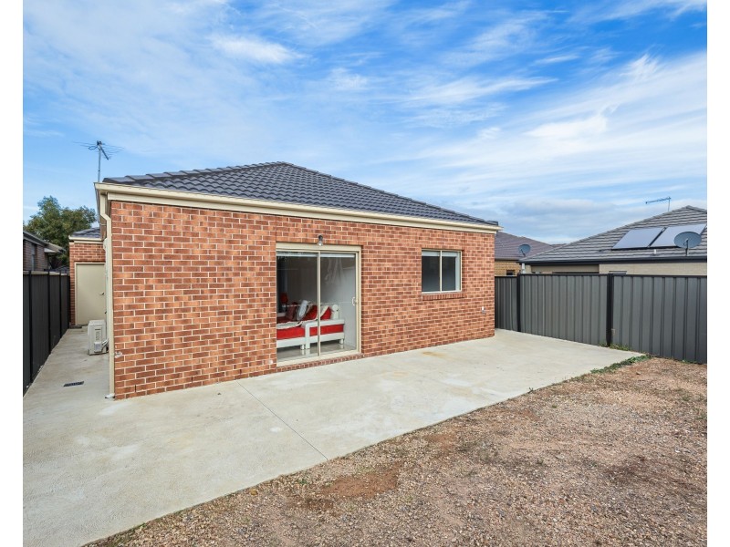 50 Moor Park Drive, Craigieburn VIC 3064