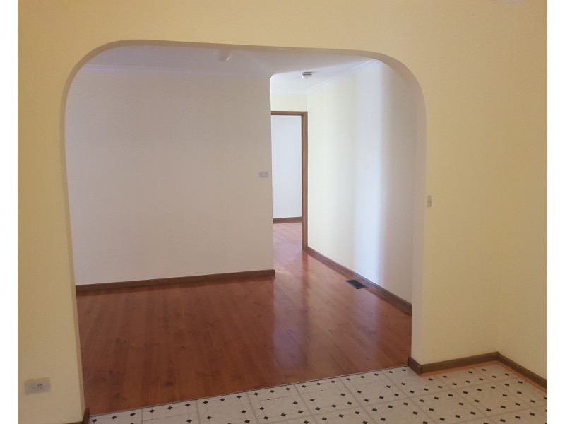 13 Grevillia Drive, Mill Park VIC 3082