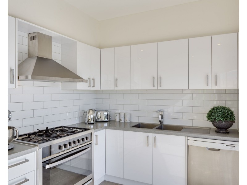 1/16 Joan Court, Reservoir VIC 3073