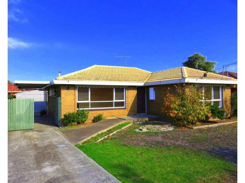 19 Pinewood Drive, Thomastown VIC 3074