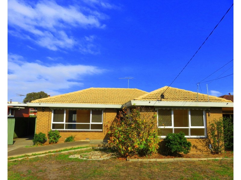 19 Pinewood Drive, Thomastown VIC 3074