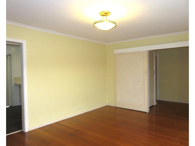19 Pinewood Drive, Thomastown VIC 3074