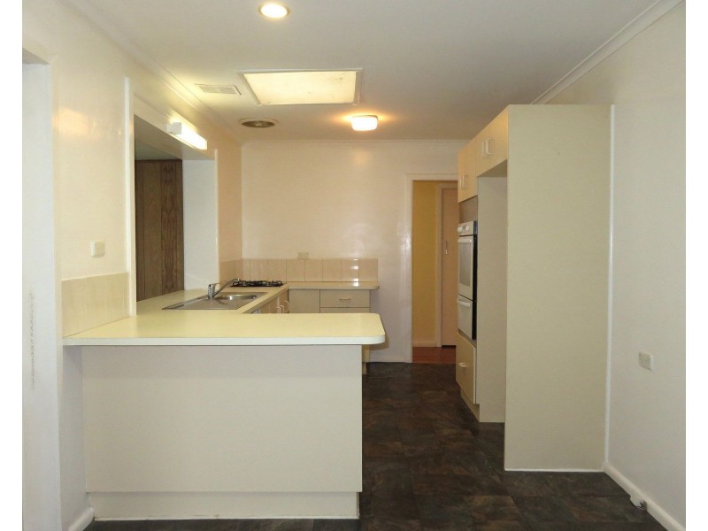19 Pinewood Drive, Thomastown VIC 3074