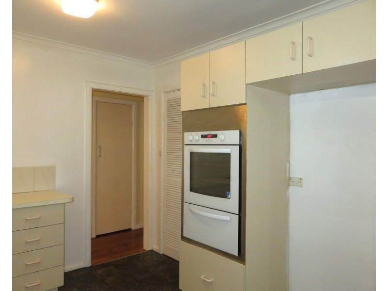 19 Pinewood Drive, Thomastown VIC 3074
