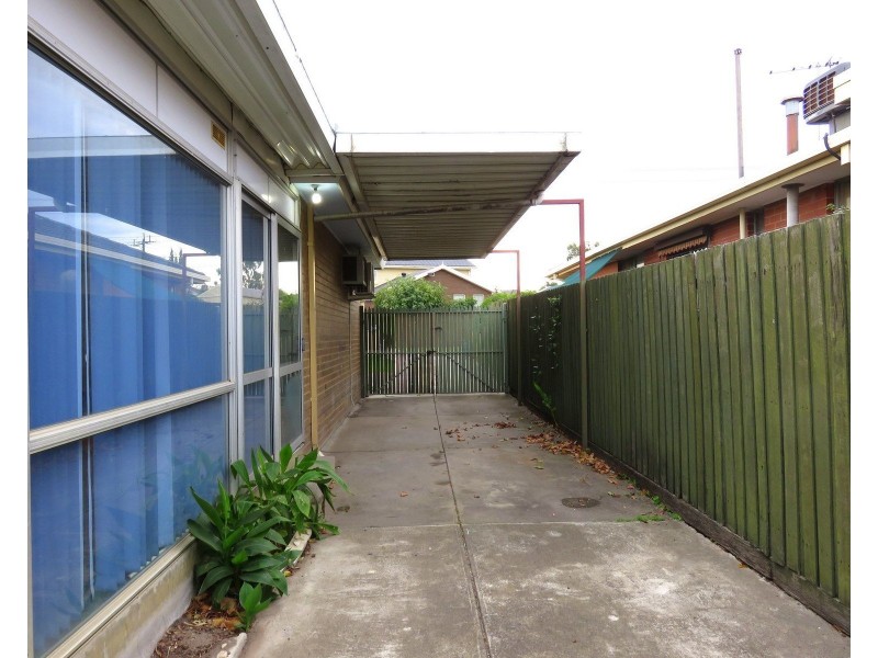 19 Pinewood Drive, Thomastown VIC 3074