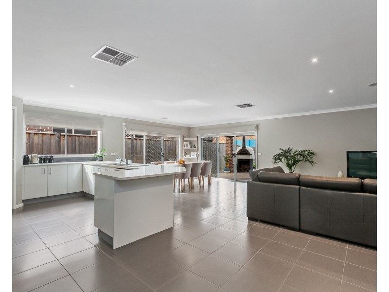 8 Melody Way, Wollert VIC 3750