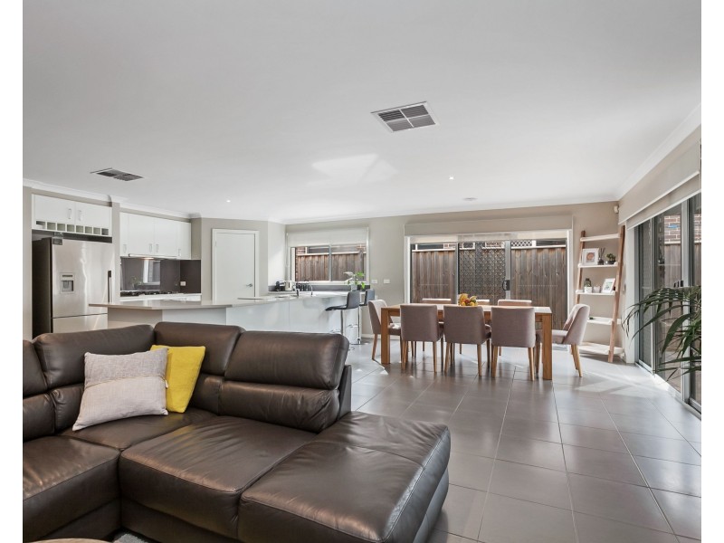 8 Melody Way, Wollert VIC 3750