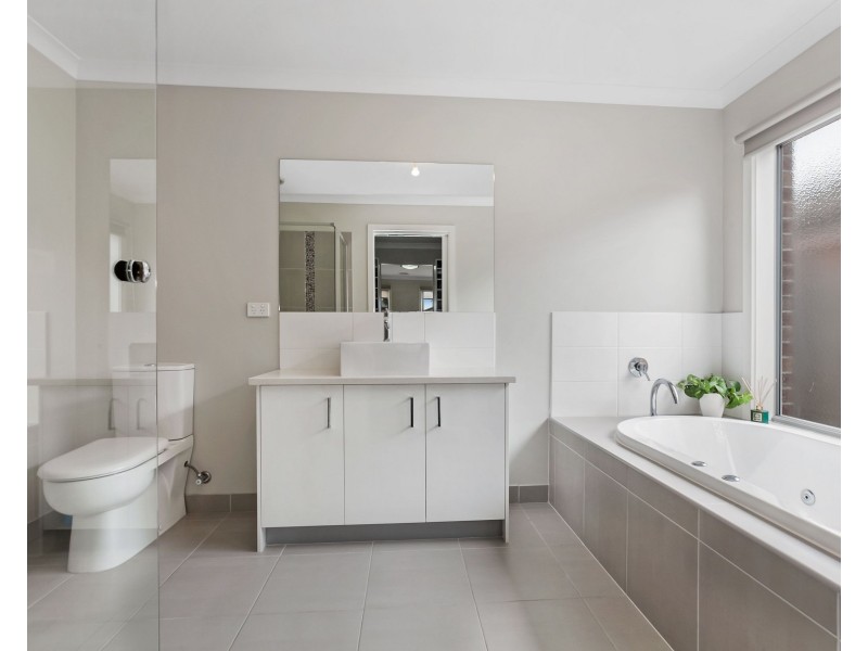 8 Melody Way, Wollert VIC 3750