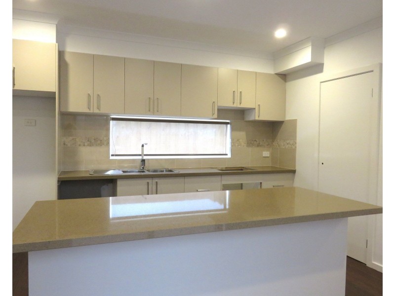 2/15 Bailey Street, St Albans VIC 3021