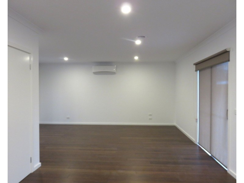 2/15 Bailey Street, St Albans VIC 3021