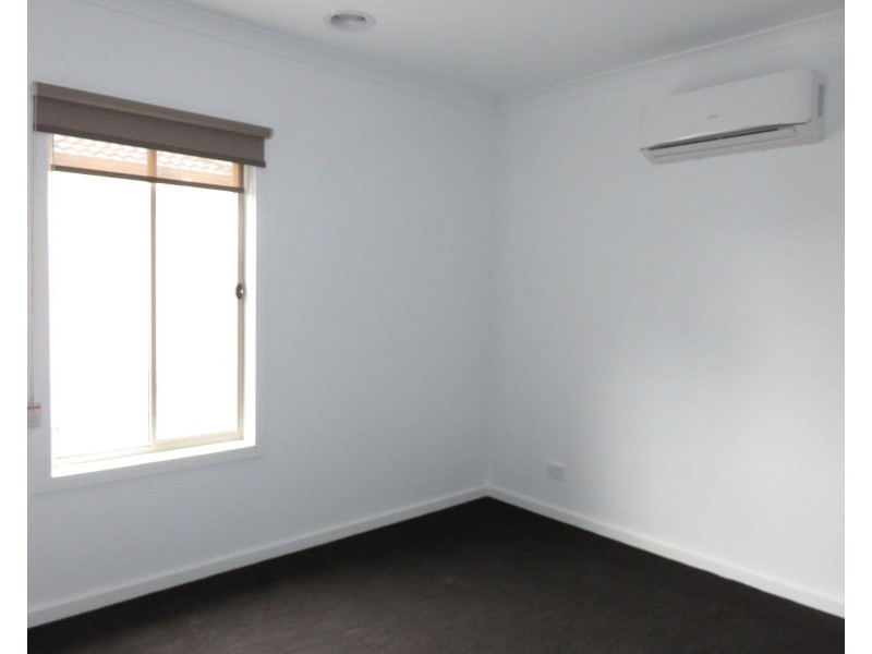 2/15 Bailey Street, St Albans VIC 3021
