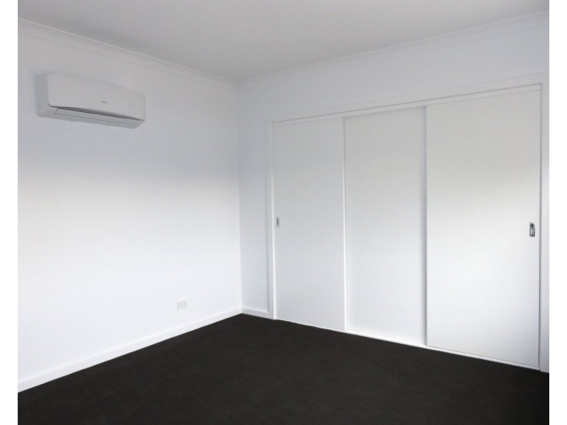 2/15 Bailey Street, St Albans VIC 3021