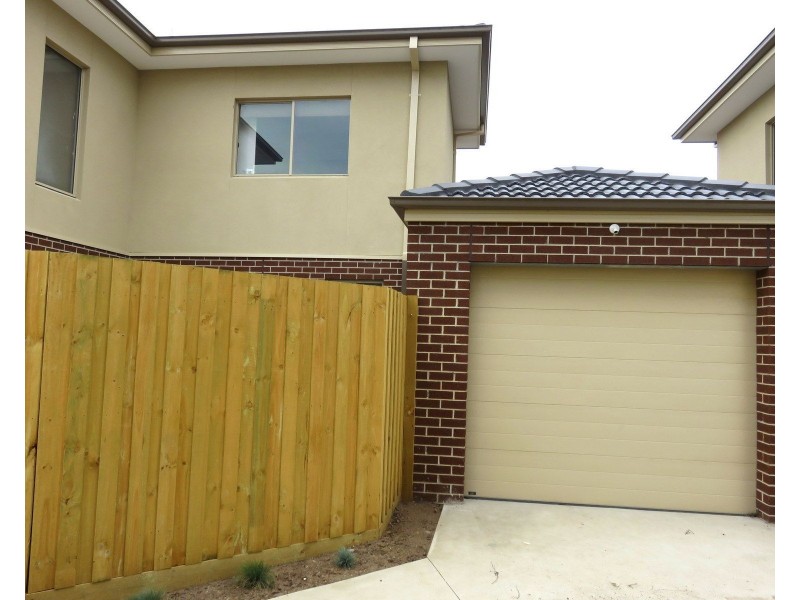 2/15 Bailey Street, St Albans VIC 3021