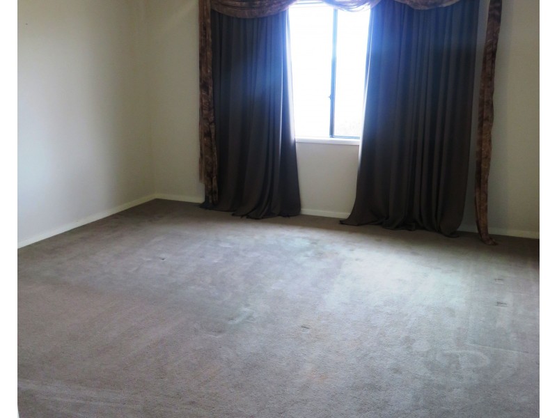 30 Hawkstowe Parade, South Morang VIC 3752