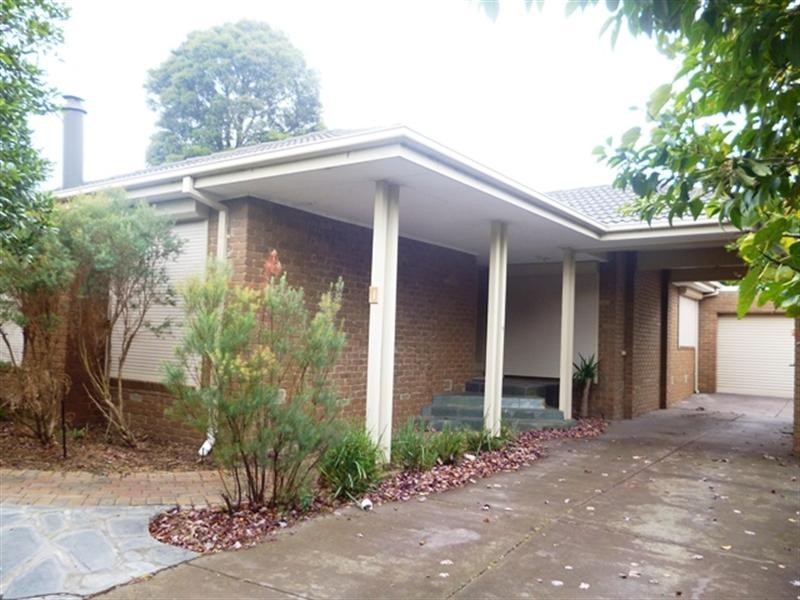 1 Madigan Crescent, Mill Park VIC 3082