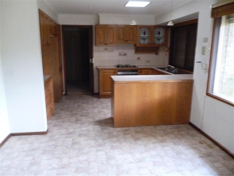 1 Madigan Crescent, Mill Park VIC 3082