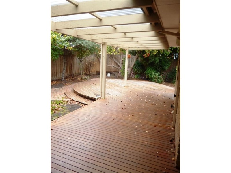 1 Madigan Crescent, Mill Park VIC 3082