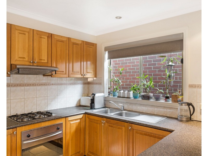 18 Nouvelle Grove, South Morang VIC 3752