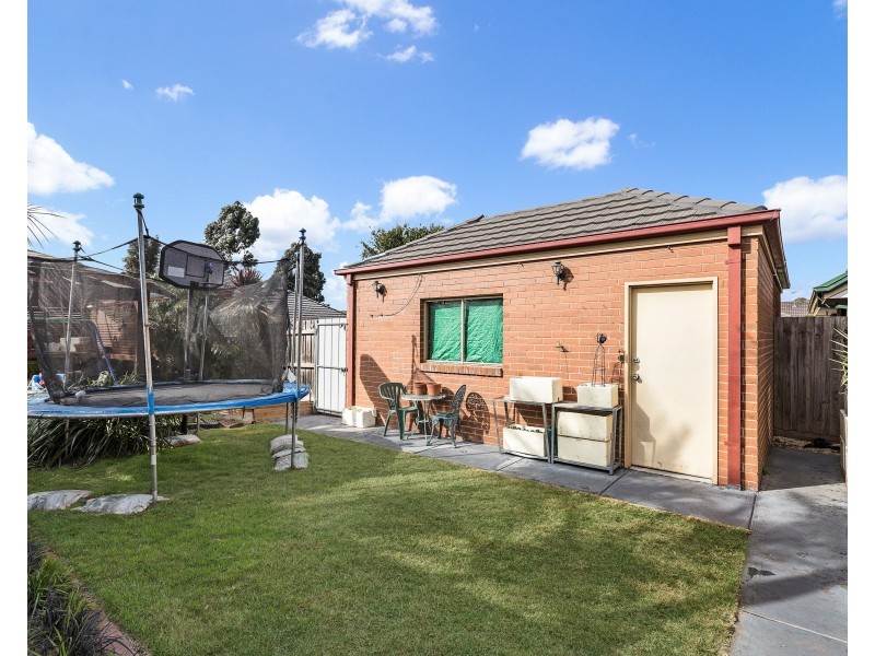 18 Nouvelle Grove, South Morang VIC 3752
