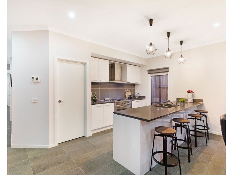 38 Strathalbyn Chase, Wollert VIC 3750