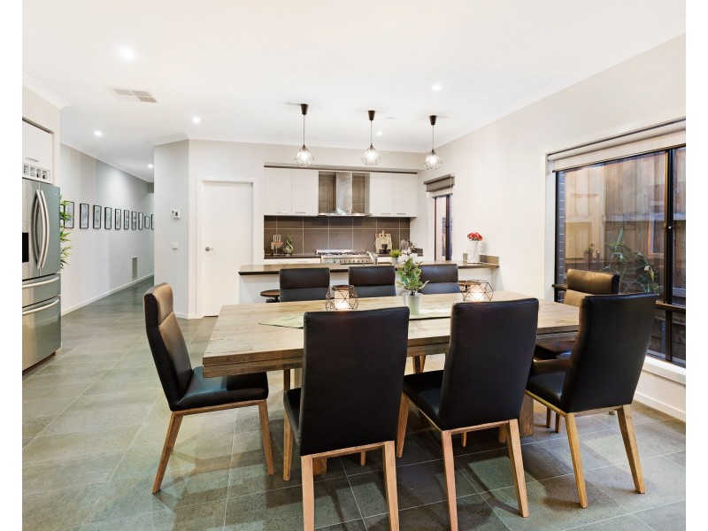 38 Strathalbyn Chase, Wollert VIC 3750