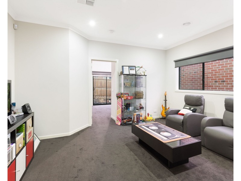 38 Strathalbyn Chase, Wollert VIC 3750