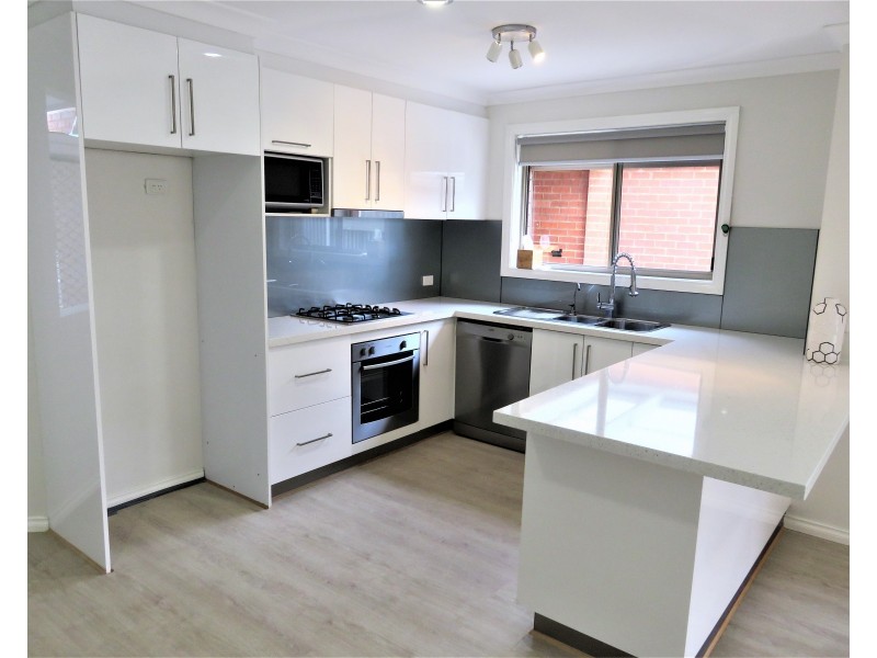 2/74 Arthur Phillip Way, Mill Park VIC 3082